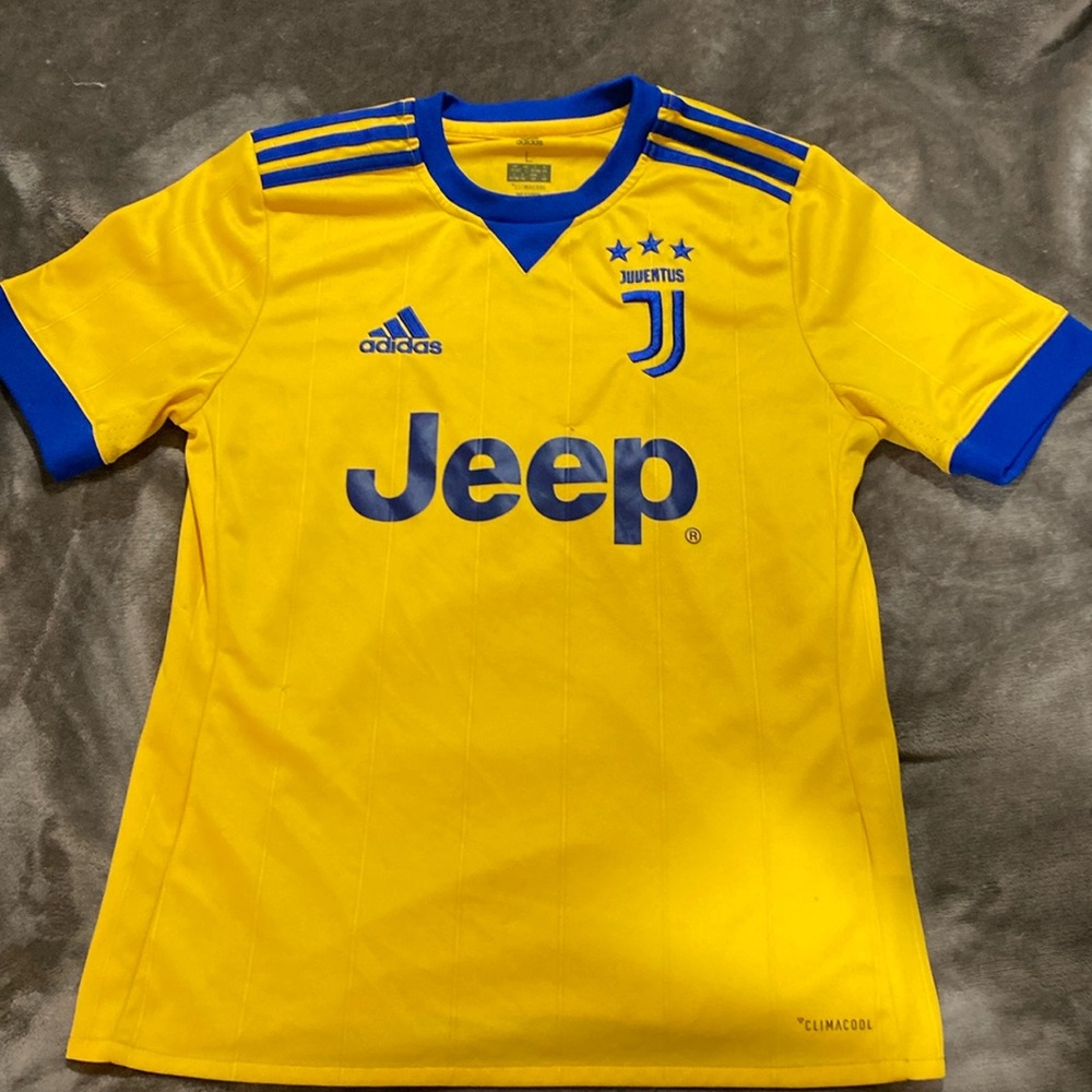 Juventus practice Jersey away kit